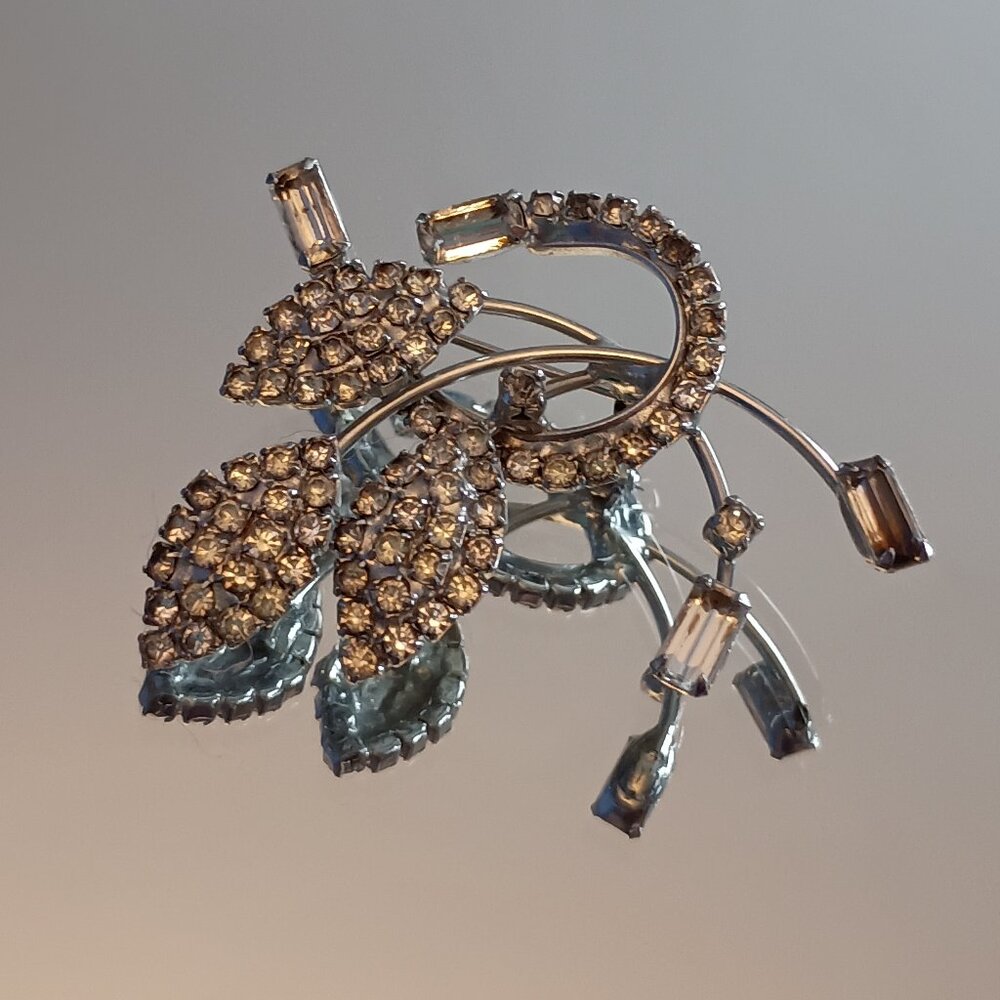 Spray Clear Rhinestone Brooch Silver Tone w Baguettes